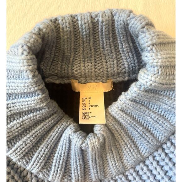 H&M Women's Thick Heavy Cable Knit Sweater - Picture 3 of 3